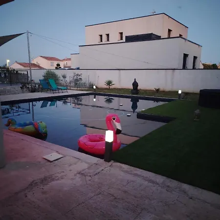 Pool House Petite Camargue Apartamento *